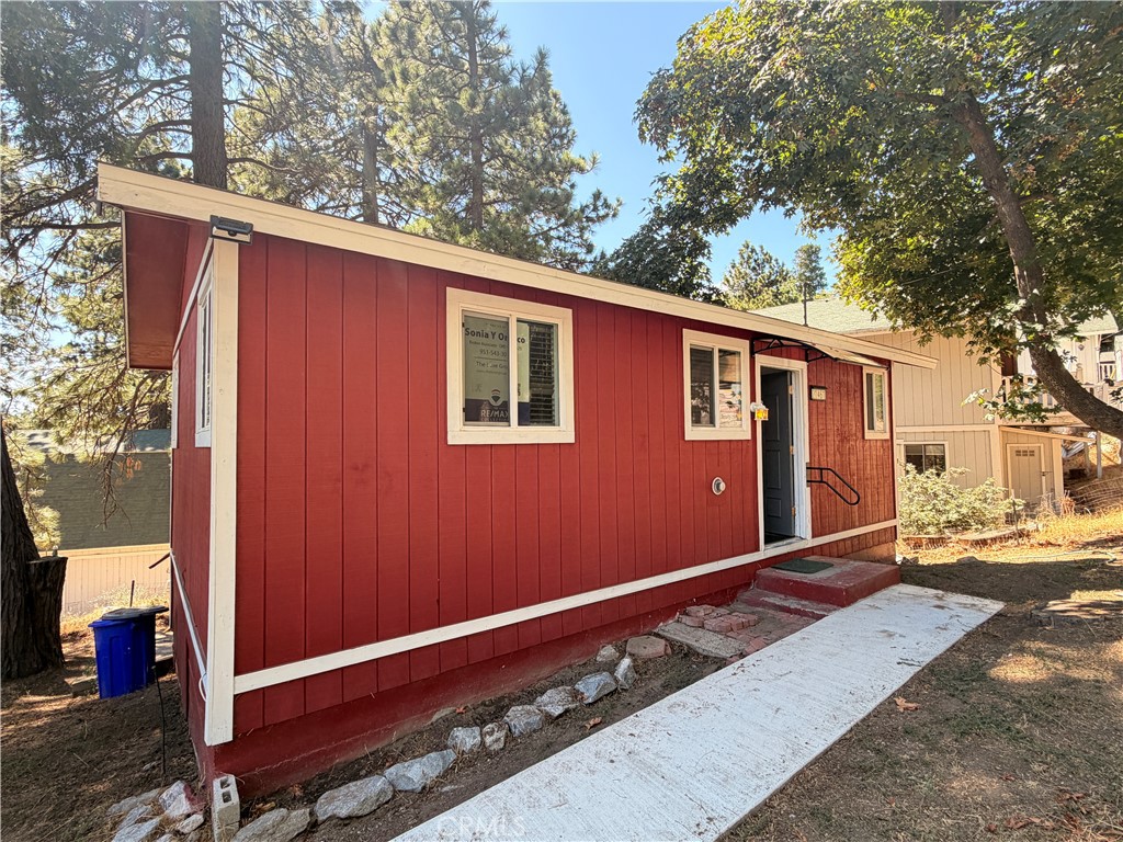 21461 Crest Forest Property Photo 3