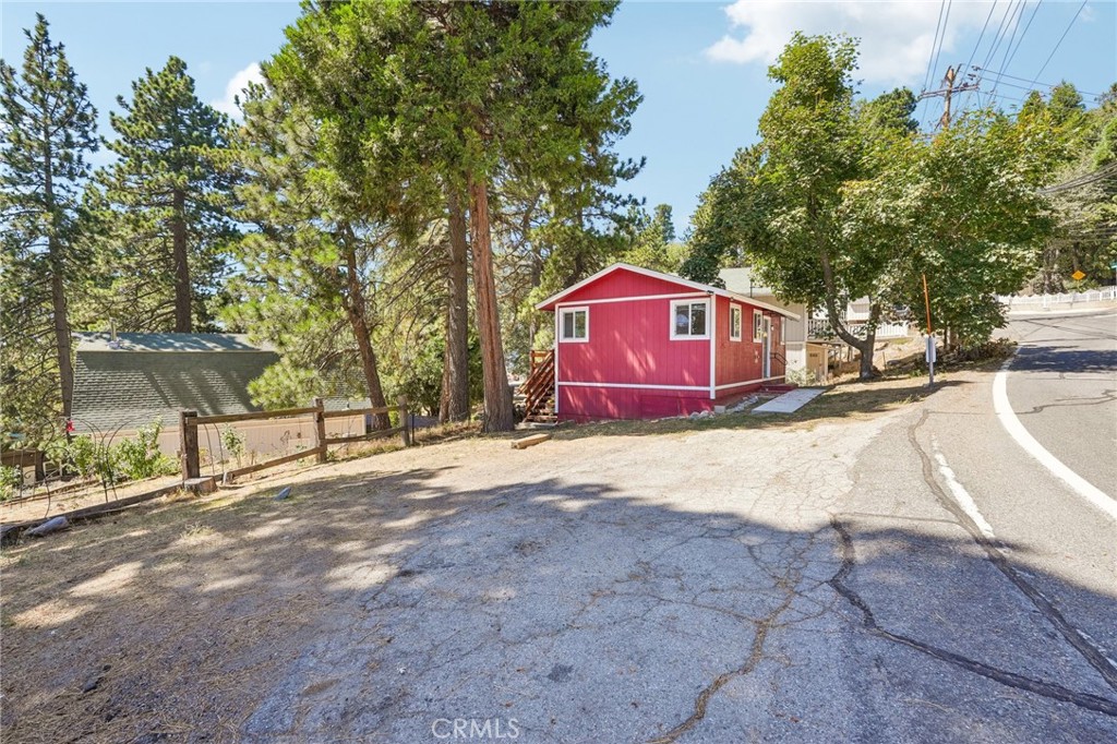 21461 Crest Forest Property Photo 5