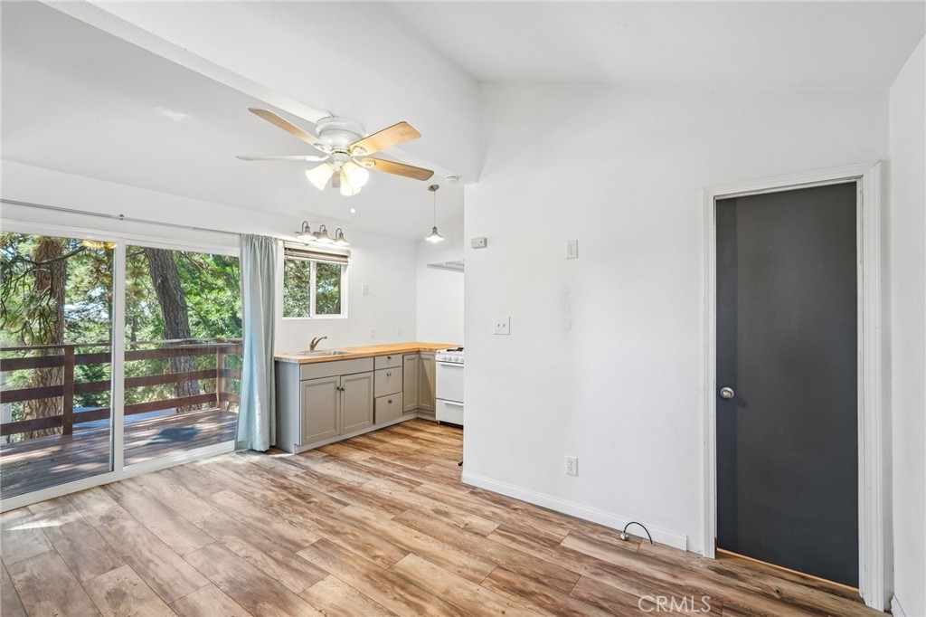 21461 Crest Forest Property Photo 11