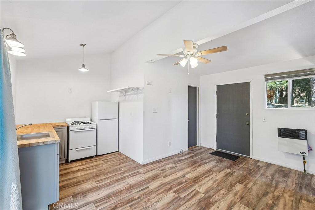 21461 Crest Forest Property Photo 12