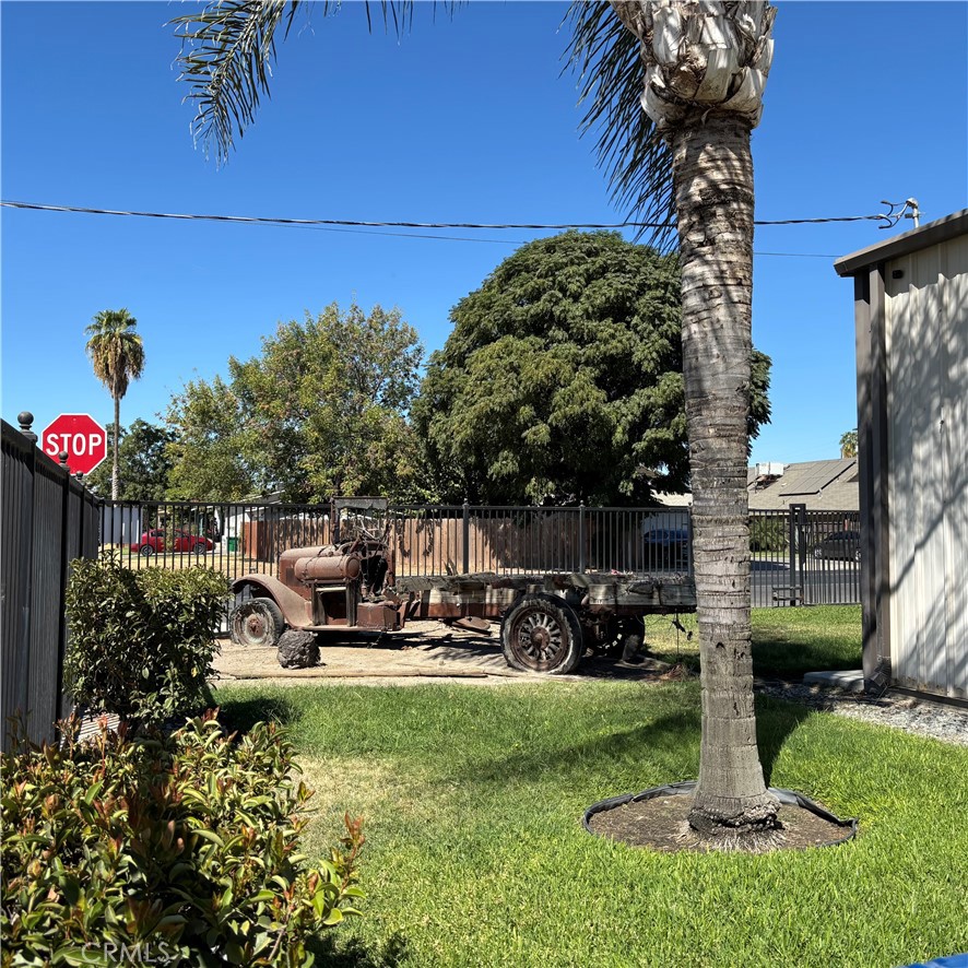 1235 Flory Property Photo 3