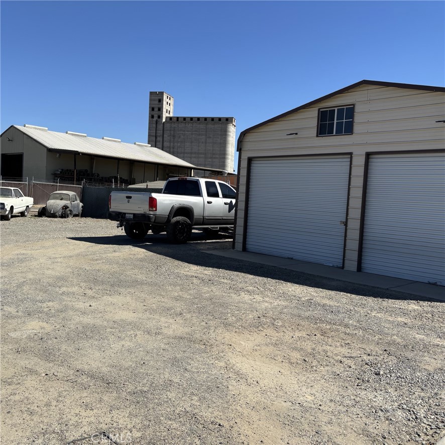 1235 Flory Property Photo 10