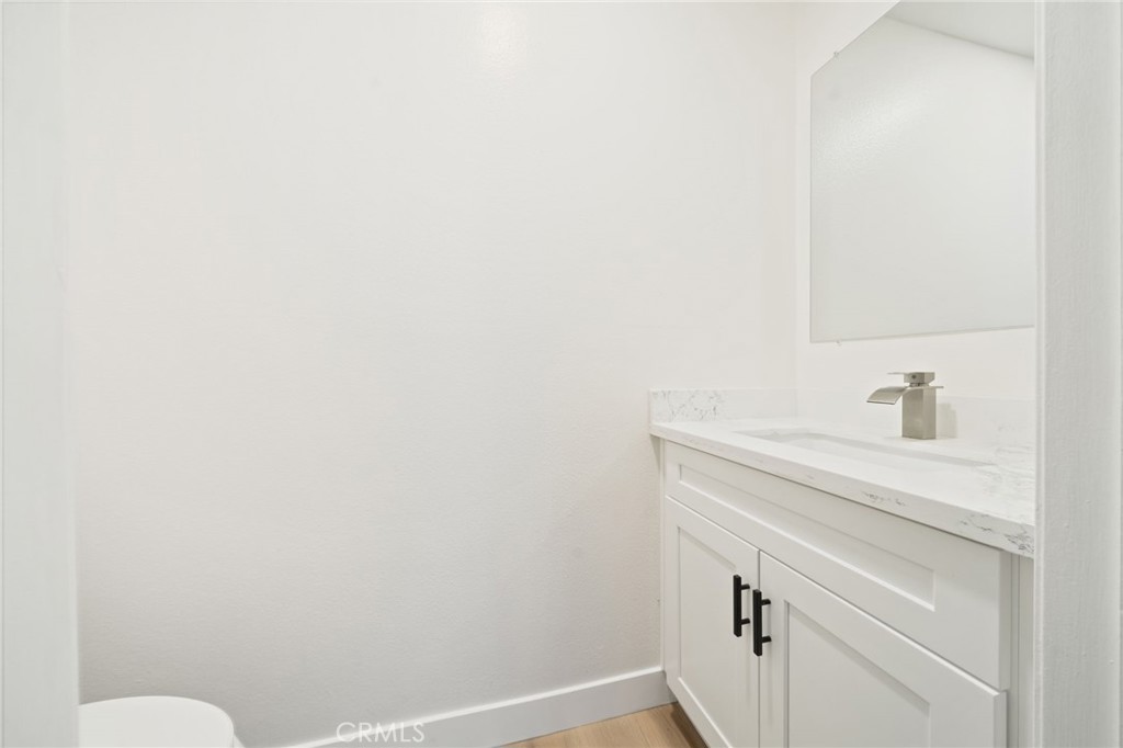 1419 W 179th 17 Property Photo 13