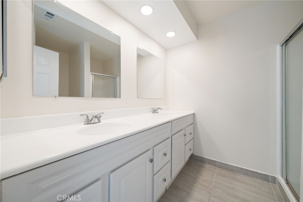 1419 W 179th 17 Property Photo 22