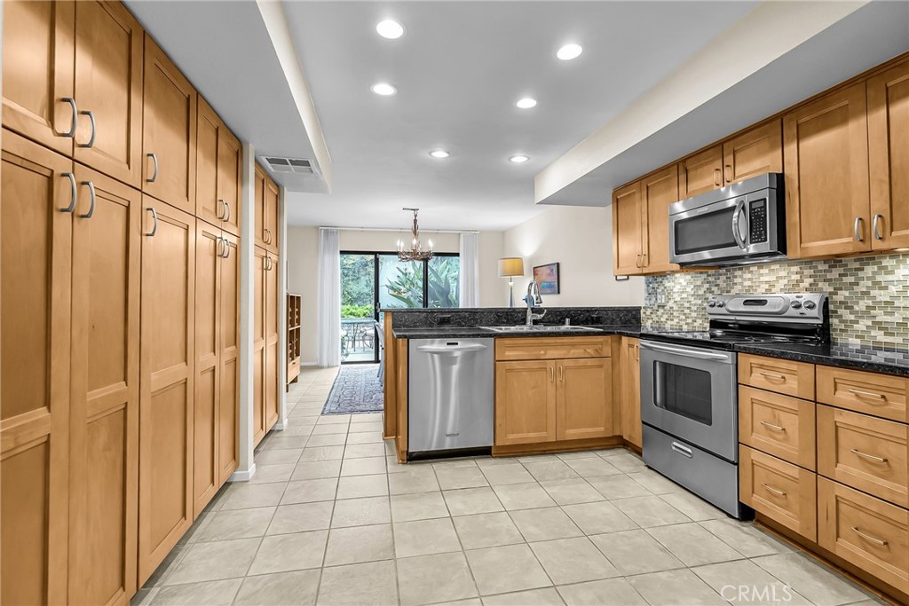 2252 El Capitan Property Photo 16