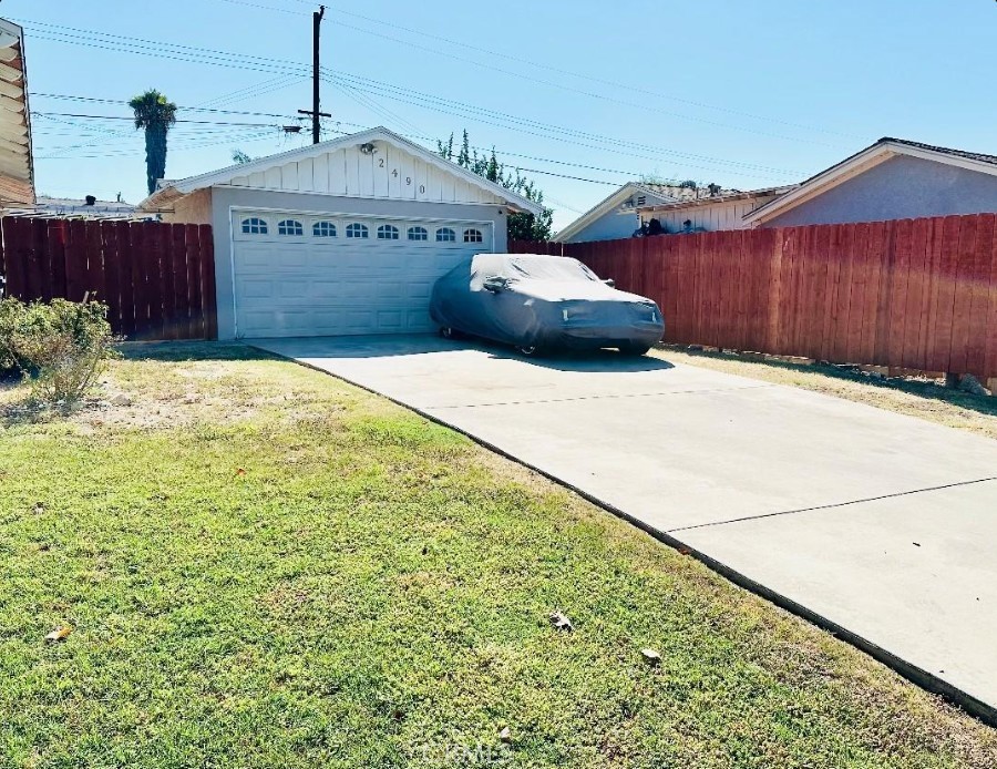 2490 Alder Street Property Photo 4