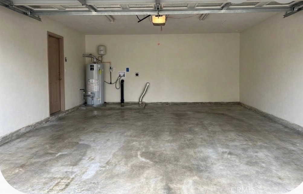 2490 Alder Street Property Photo 5
