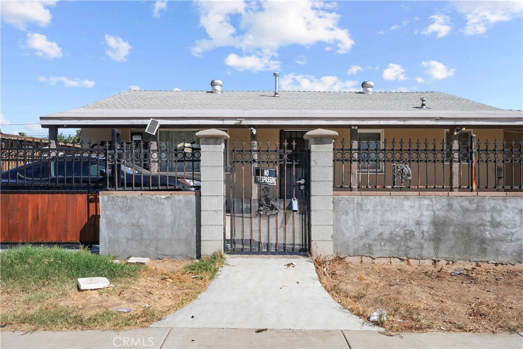 332 W 11th Street Property Photo 4