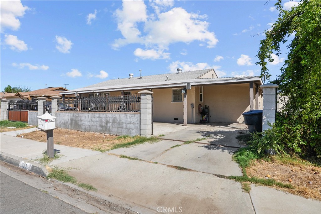 332 W 11th Street Property Photo 5
