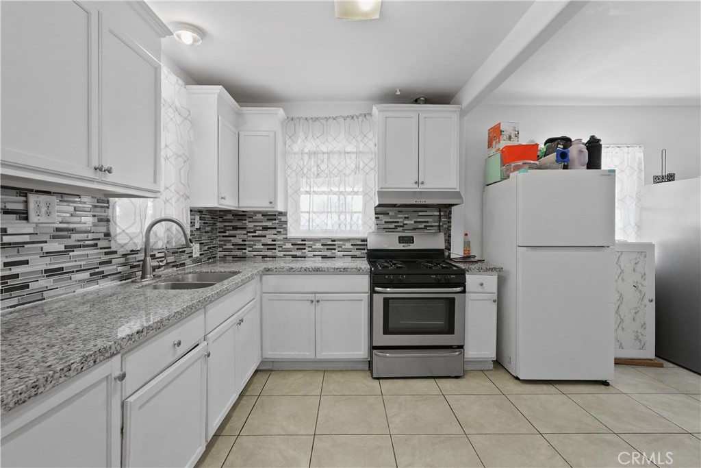 332 W 11th Street Property Photo 7