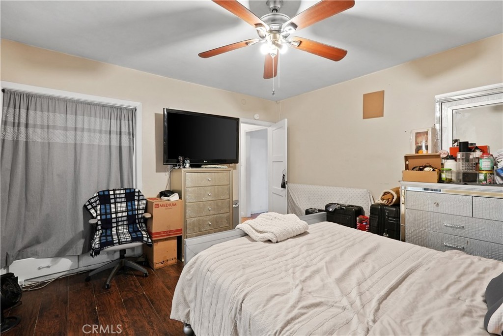 332 W 11th Street Property Photo 16