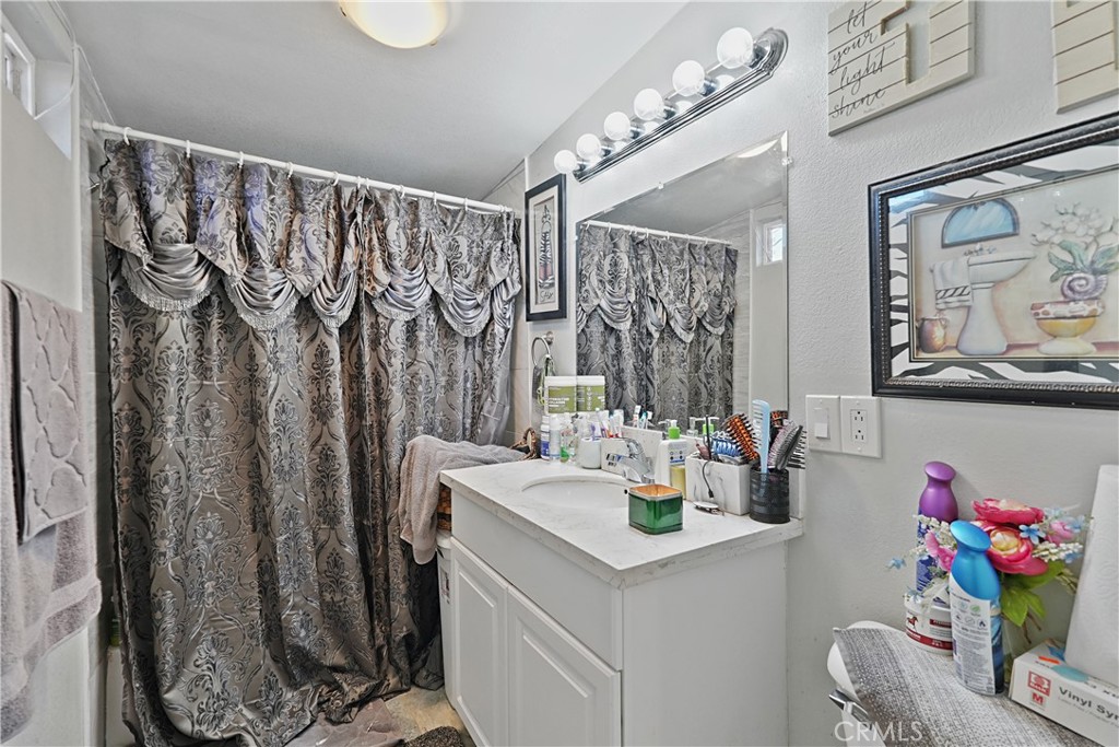 332 W 11th Street Property Photo 17