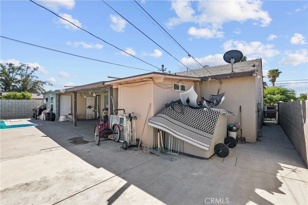 332 W 11th Street Property Photo 39