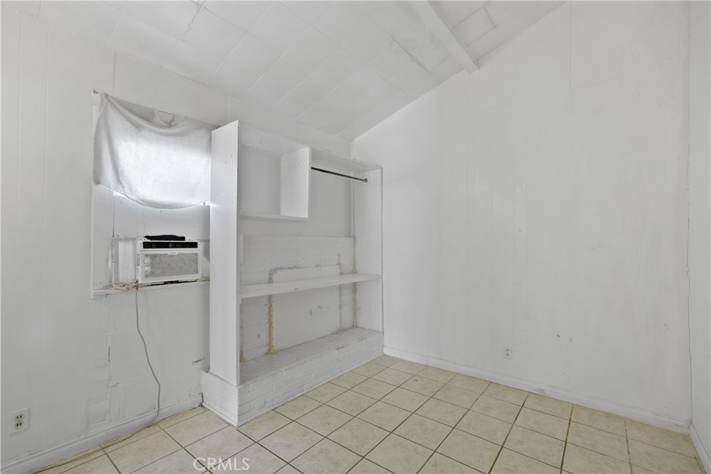332 W 11th Street Property Photo 44