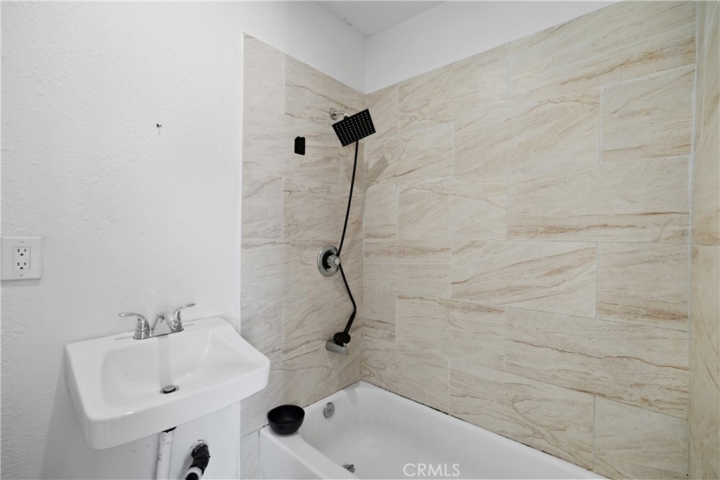 332 W 11th Street Property Photo 48