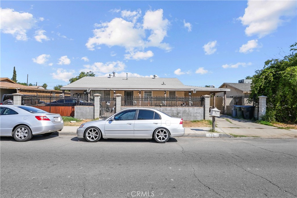 332 W 11th Street Property Photo 49