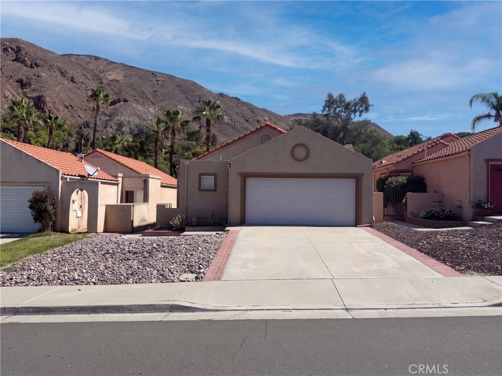 961 Verona Property Photo 1