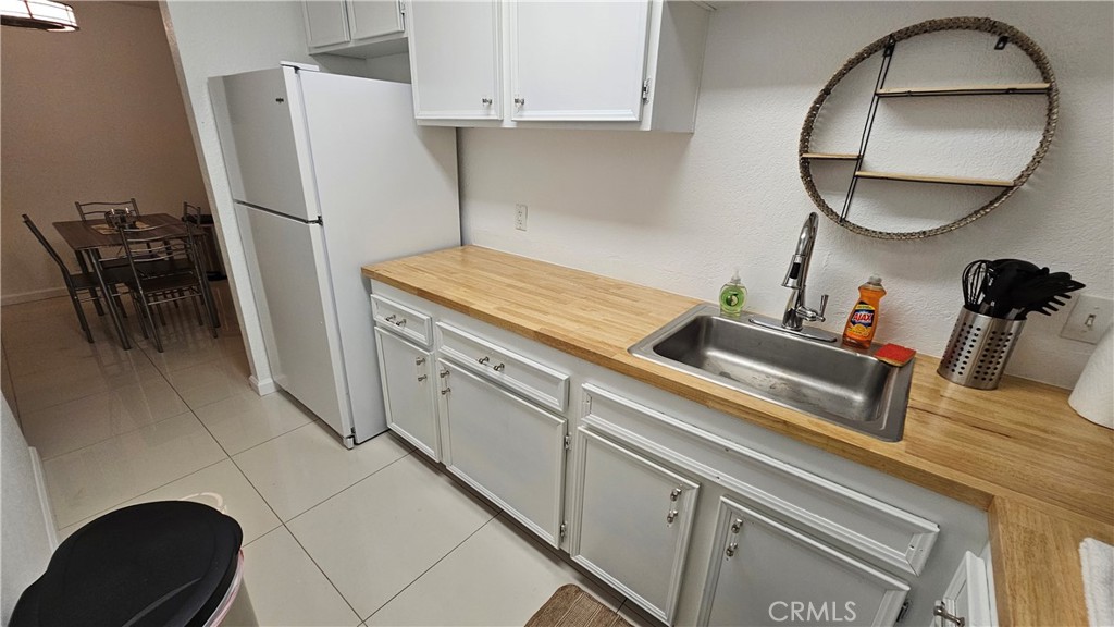 2857 N Los Felices Property Photo 3