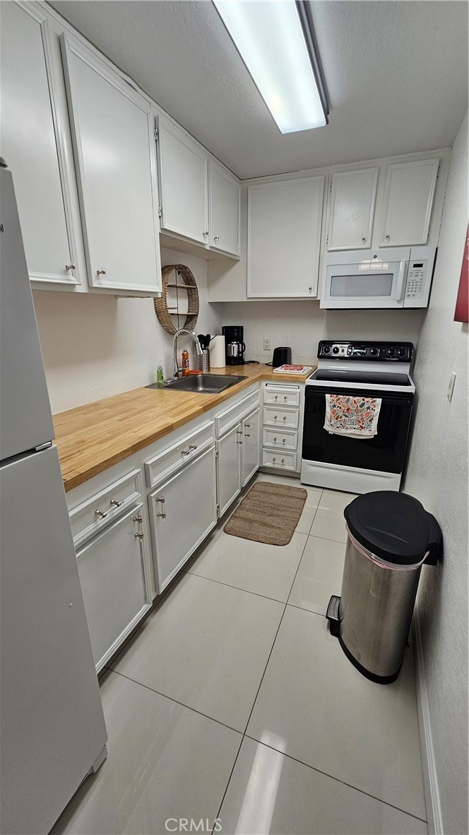 2857 N Los Felices Property Photo 14