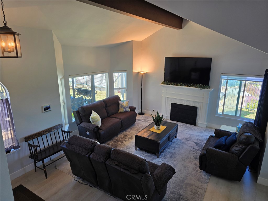 23040 Wren Property Photo 5