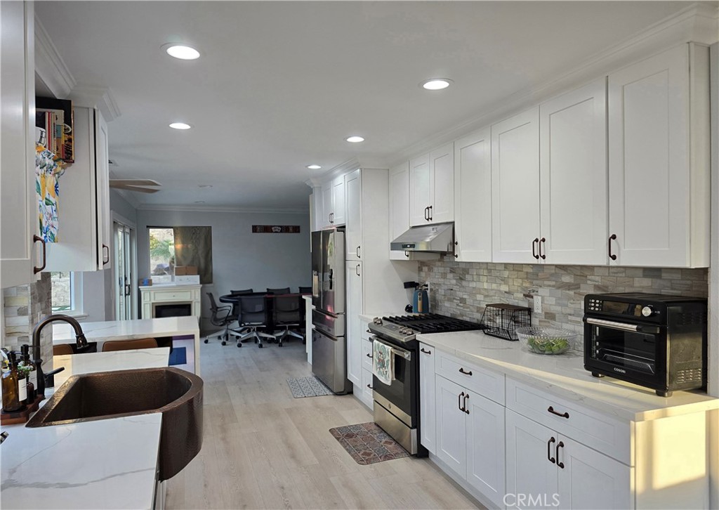 23040 Wren Property Photo 8
