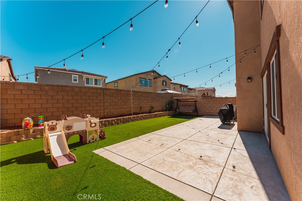 6348 Autumn Leaf Property Photo 5
