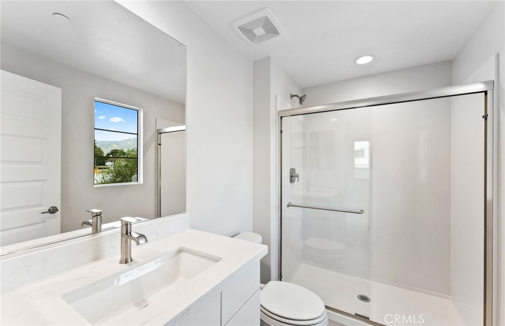 100 Pickwick Lane Property Photo 3