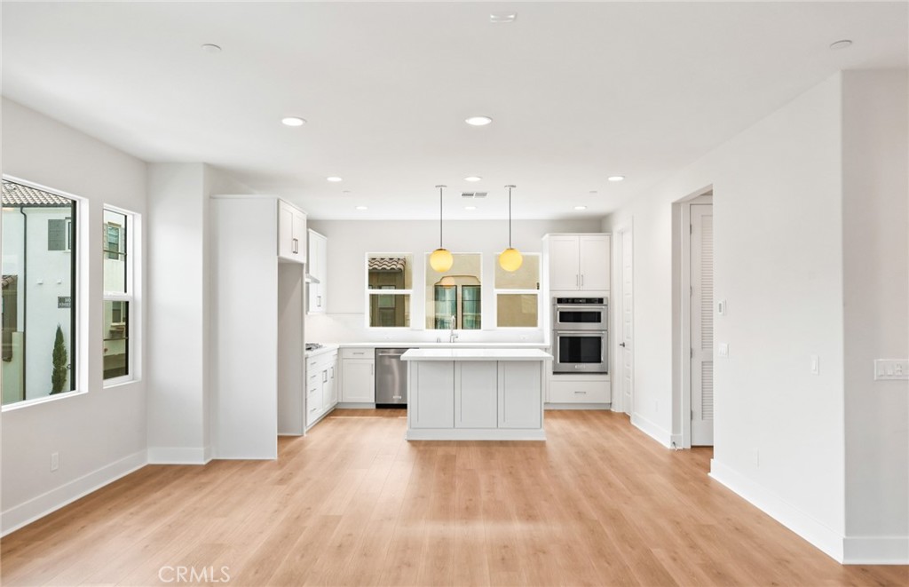 100 Pickwick Lane Property Photo 6