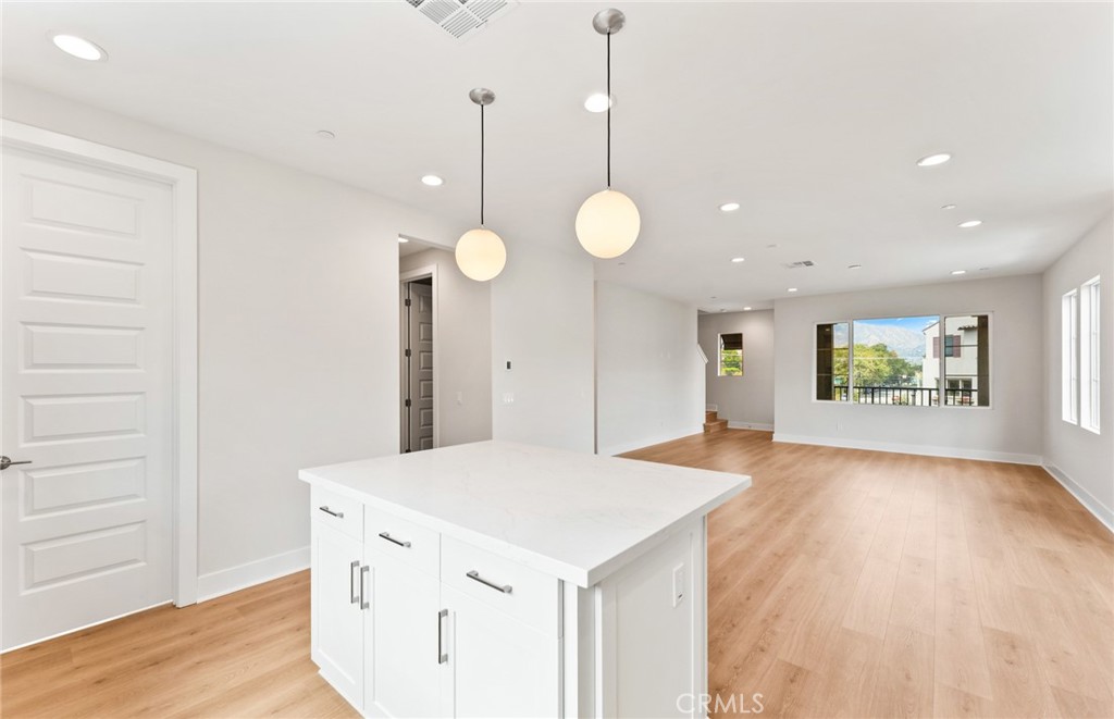 100 Pickwick Lane Property Photo 15