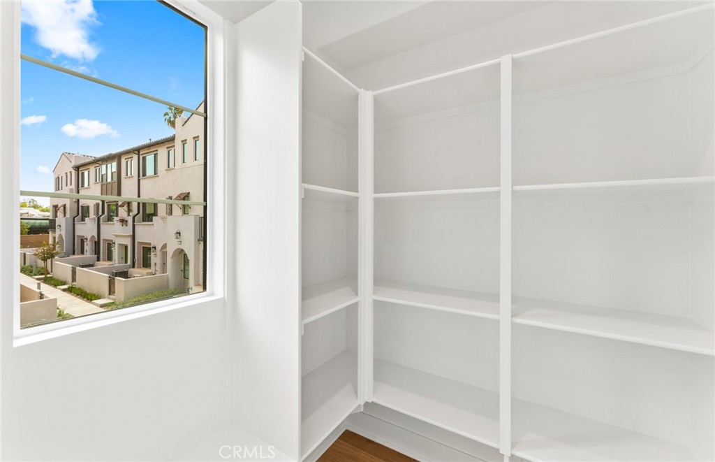 100 Pickwick Lane Property Photo 17