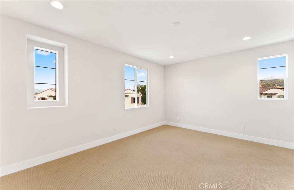 100 Pickwick Lane Property Photo 23