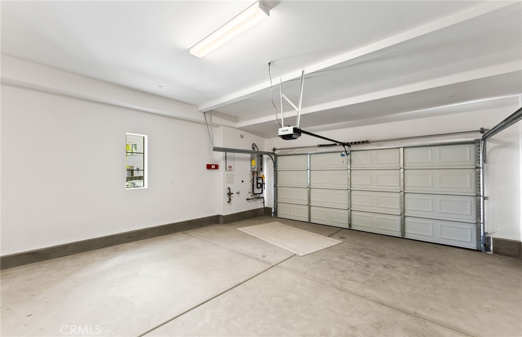 100 Pickwick Lane Property Photo 30