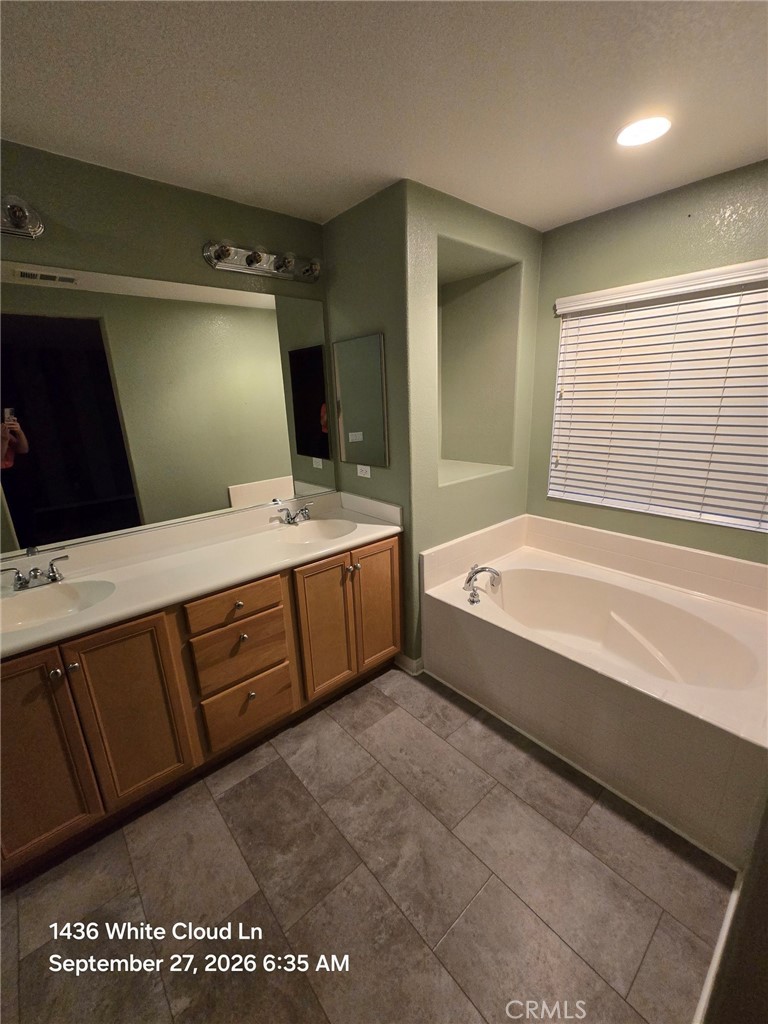 1436 White Cloud Property Photo 12