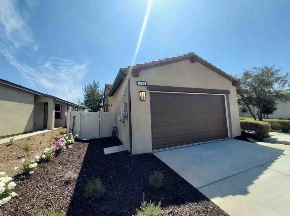 1496 Pinyon Lane Property Photo 3