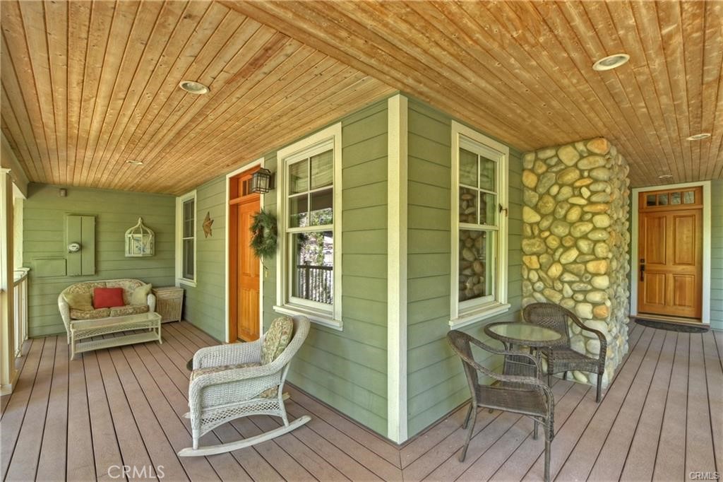 26548 Blackfoot E Property Photo 2