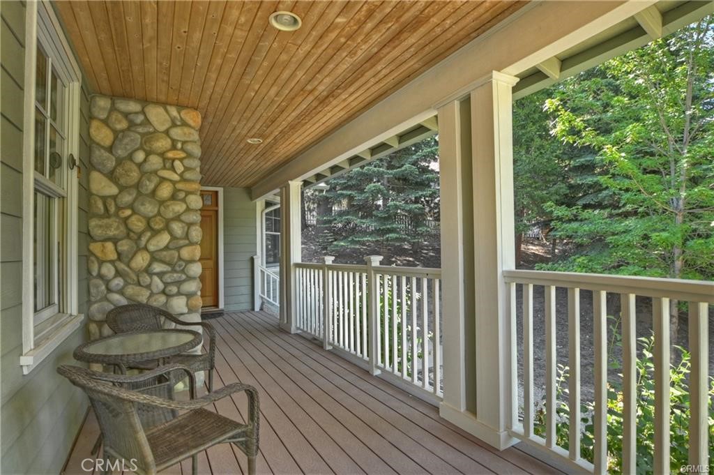 26548 Blackfoot E Property Photo 3