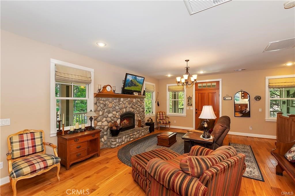 26548 Blackfoot E Property Photo 6