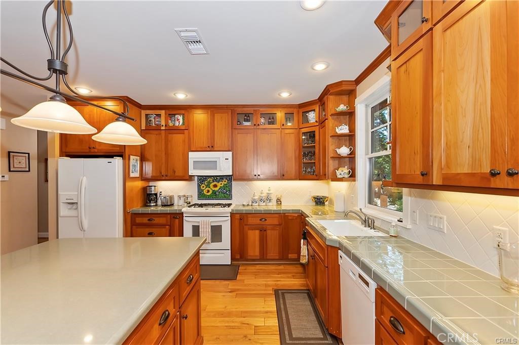 26548 Blackfoot E Property Photo 10