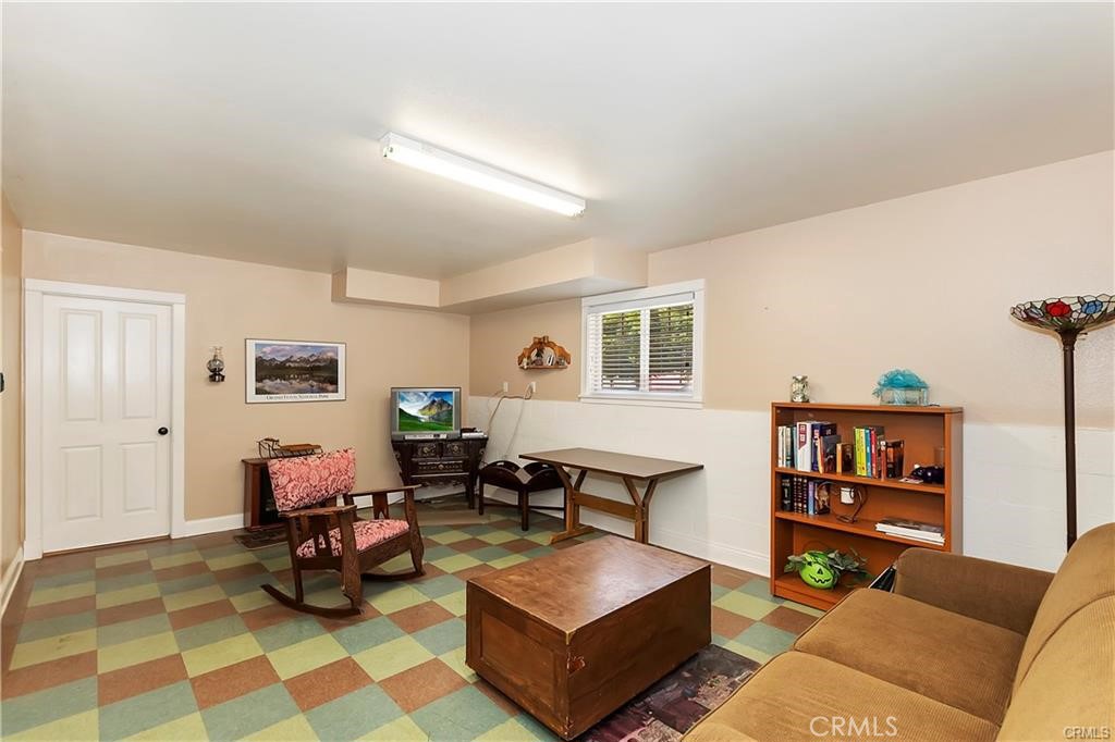 26548 Blackfoot E Property Photo 20