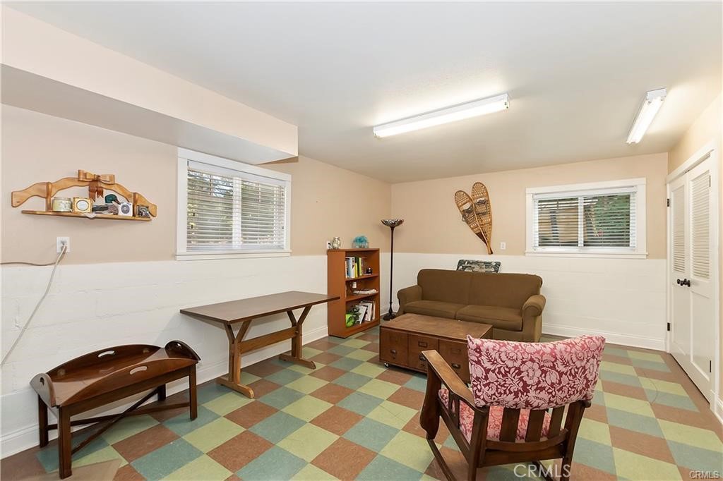 26548 Blackfoot E Property Photo 22