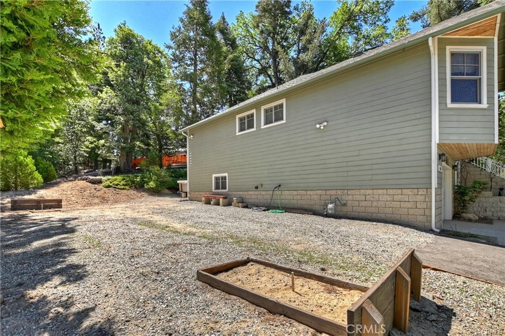 26548 Blackfoot E Property Photo 25