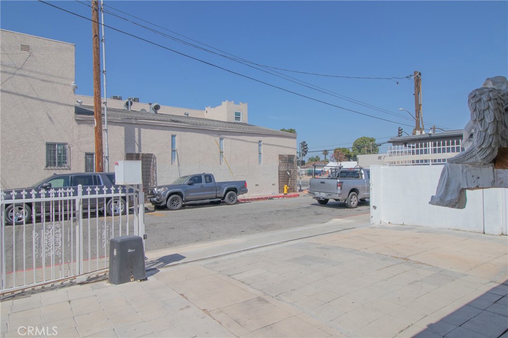 1006 N Matthisen Property Photo 26