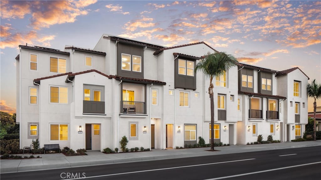 685 S Brea Boulevard 304 Property Photo 1