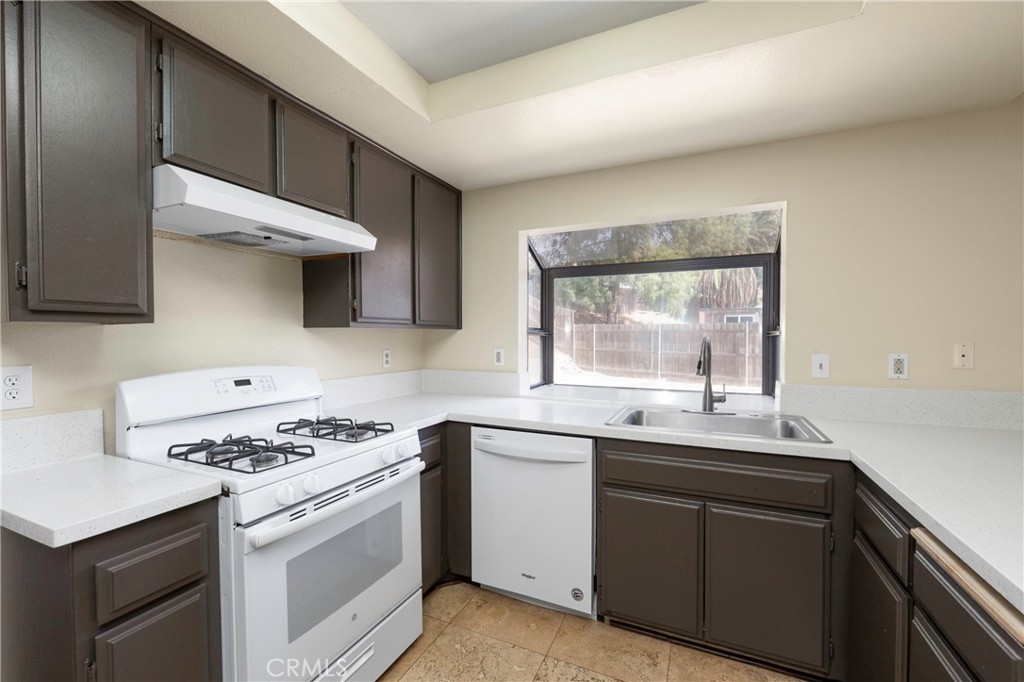 2395 Marigold Property Photo 12
