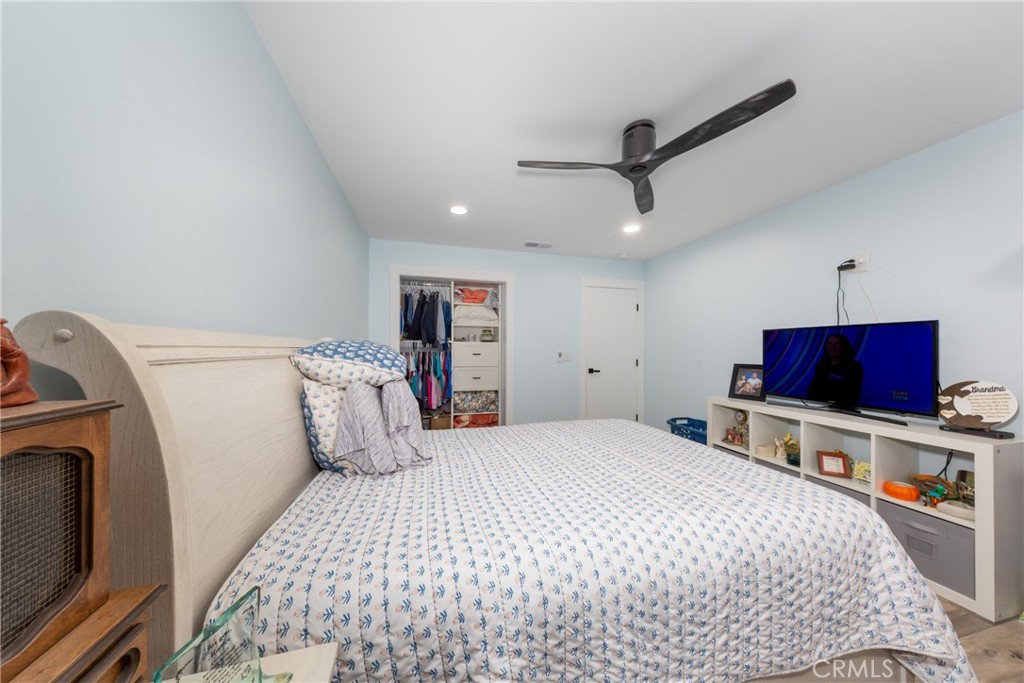 669 W Cheshire Street Property Photo 24
