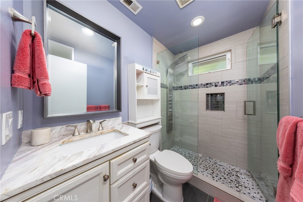 669 W Cheshire Street Property Photo 25