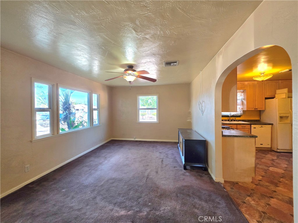 7649 Elm Street Property Photo 9