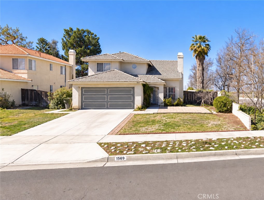 1569 Woodbury Property Photo 1
