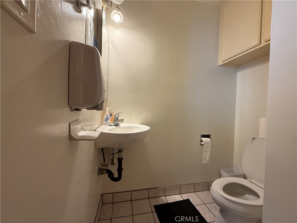 829 S Clementine Property Photo 11