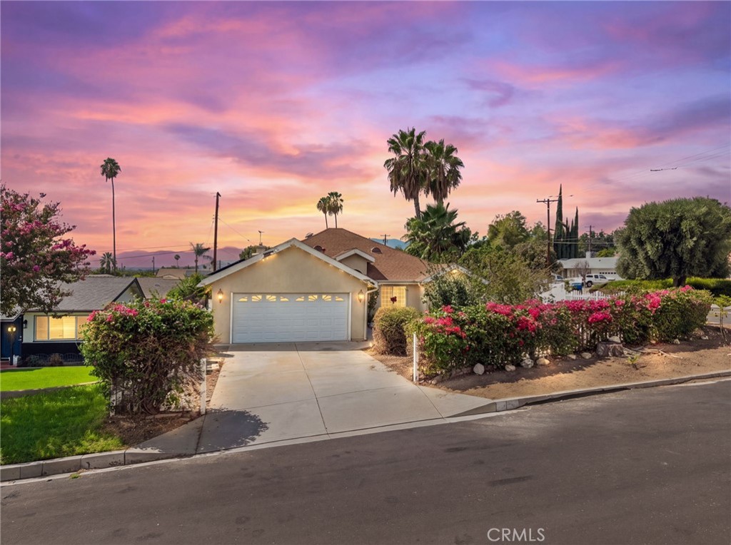25481 Foothill Drive Property Photo 2